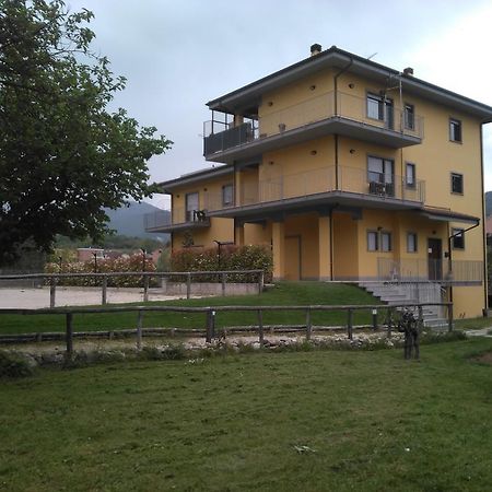 Il Boscaiolo Affittacamere Preturo 外观 照片